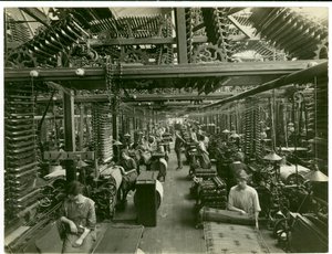 Axminster製織、カーペット工場、1923年 作： English Photographer